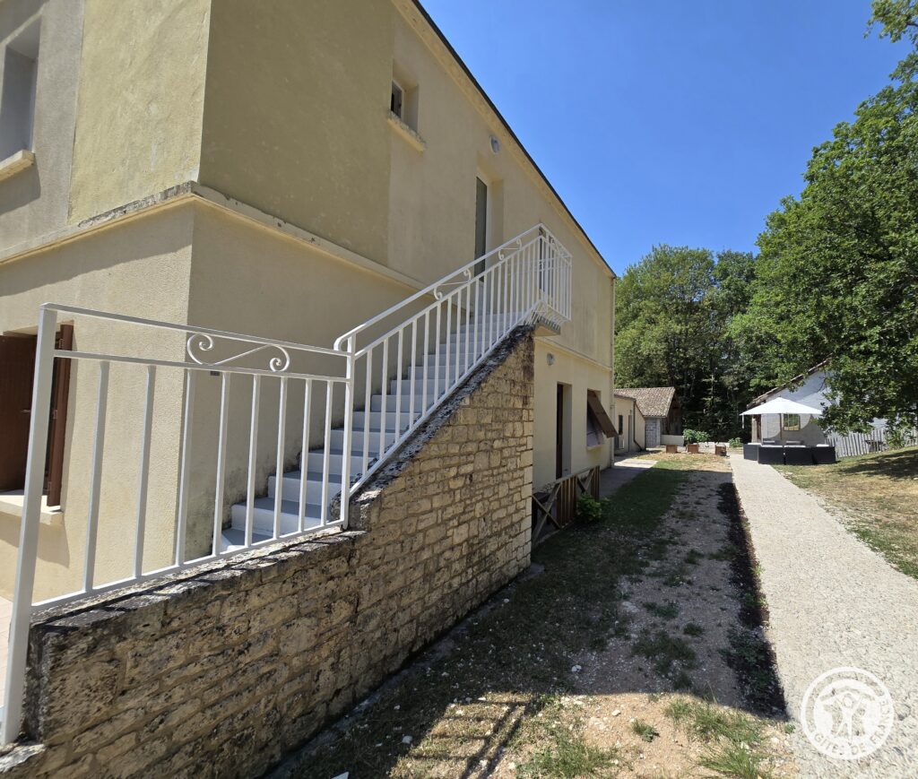 Entrée indépendante du gîte Le Petit Lac